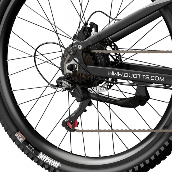 Duotts E29 с хидравлични спирачки Shimano MT200